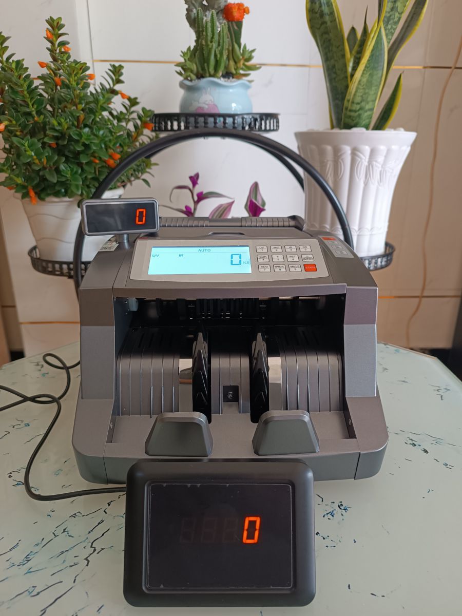 Máy đếm tiền bao nhiêu tiền?