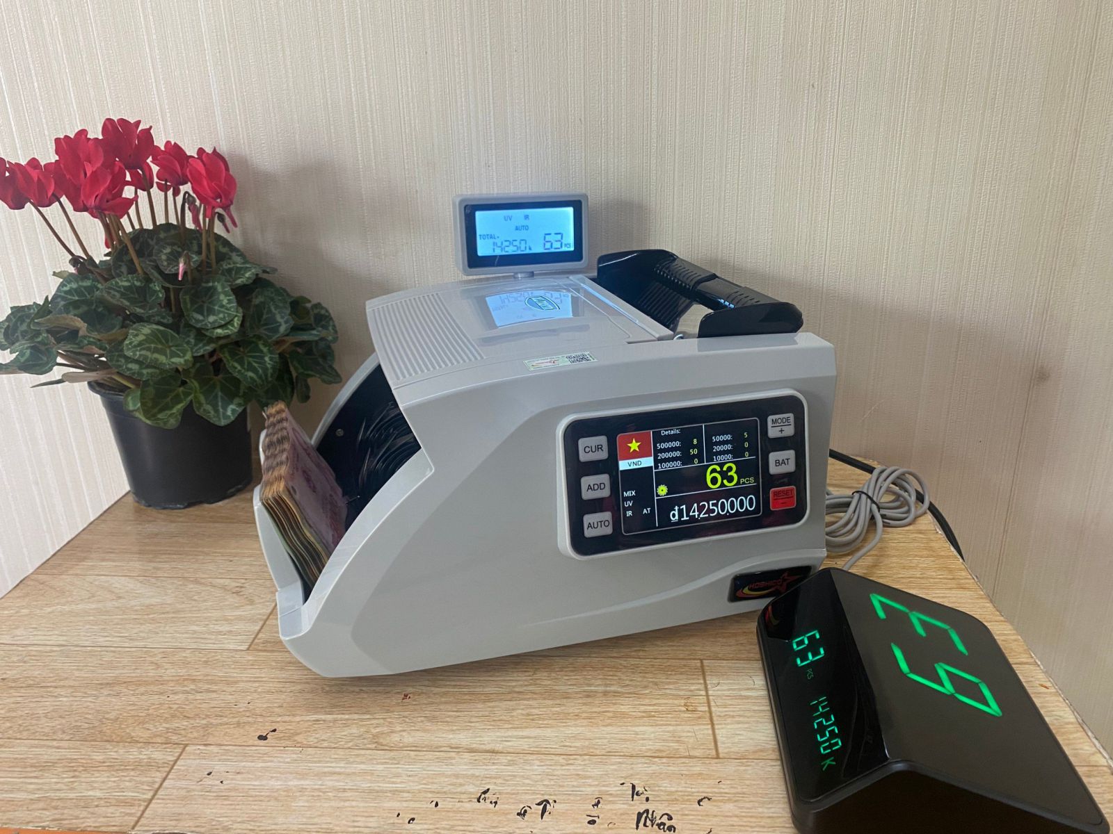 Địa chỉ phân phối máy đếm tiền Bình Phước giá tốt