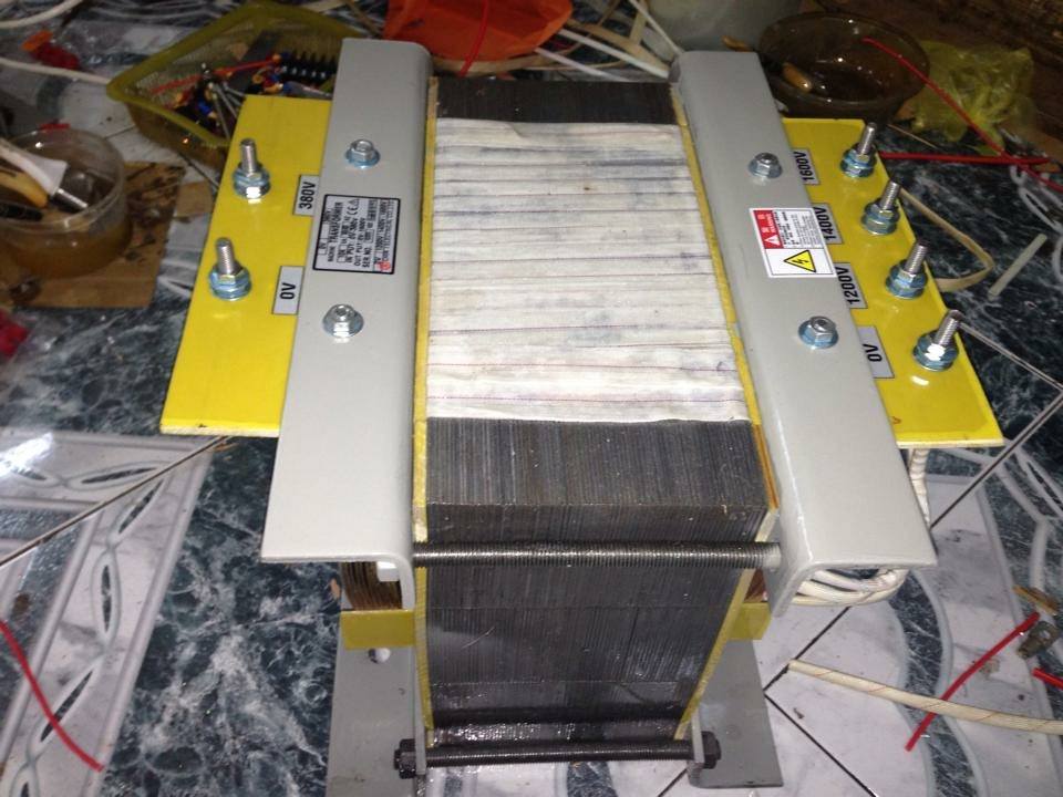 BIẾN ÁP ĐÈN UV